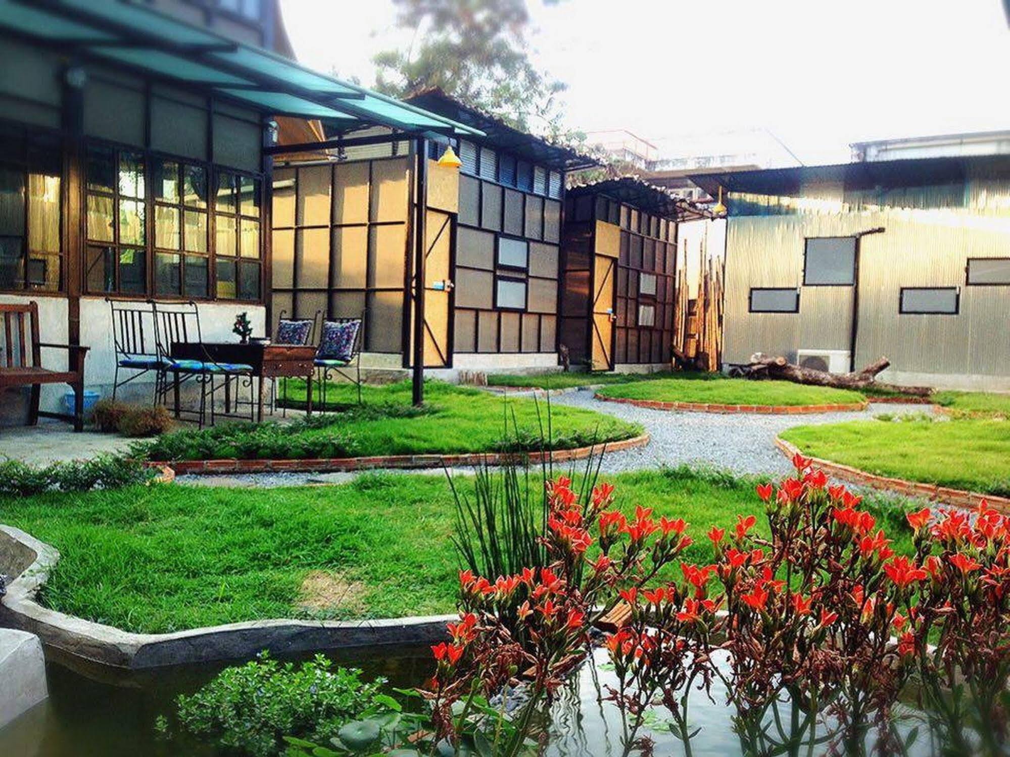 A Pousada Viva Shack Chiang Mai Exterior foto